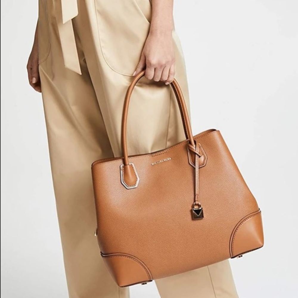 MICHAEL Michael Kors Large Mercer Corner Snap Tote